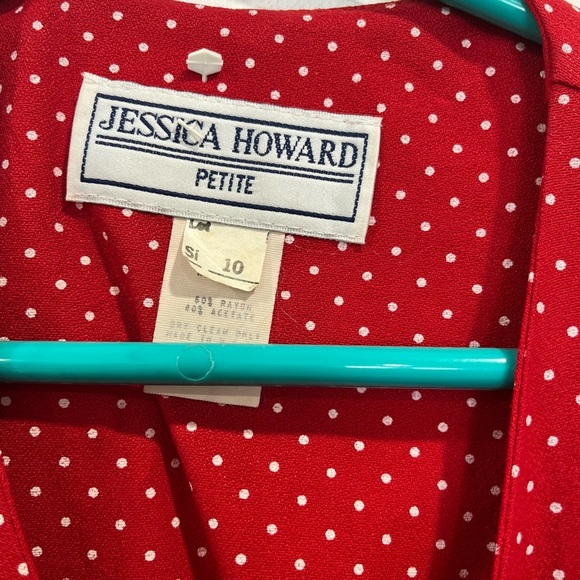 Jessica Howard red dress size 10P
F-17 - Picture 4 of 7